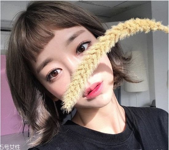 外翹短發(fā)適合什么臉型？再燙內(nèi)扣你就out了