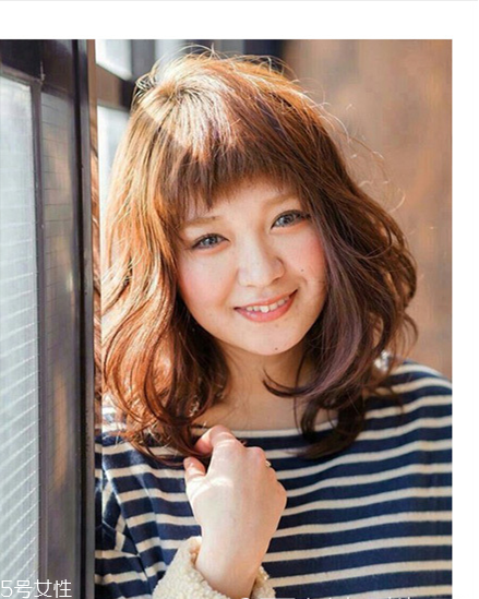 齊劉海適合什么卷發(fā)？如何選擇適合自己的發(fā)型