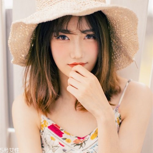 齊肩發(fā)怎么燙好看？女生發(fā)型設(shè)計與臉形搭配