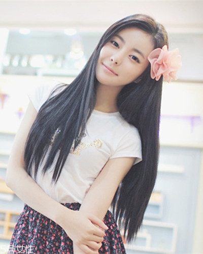 小個子女生適合什么發(fā)型？蓬松隨意效果
