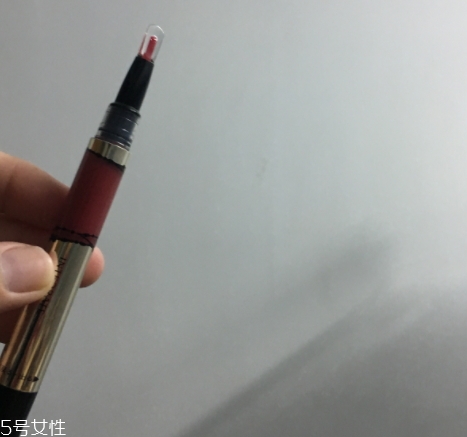 唇彩可以帶上飛機(jī)嗎？不用過于擔(dān)心