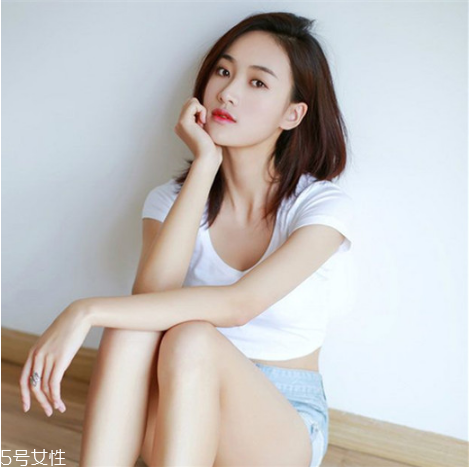 齊肩直發(fā)染什么顏色好看？簡單好看的齊肩發(fā)扎法
