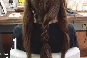 女生冬天長(zhǎng)發(fā)怎么編好看？長(zhǎng)發(fā)妹紙才懂得的痛