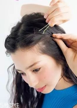 女生冬天長(zhǎng)發(fā)怎么編好看？長(zhǎng)發(fā)妹紙才懂得的痛