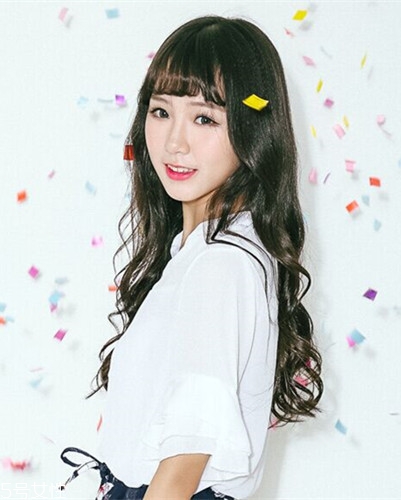 小個子女生適合什么發(fā)型？蓬松隨意效果