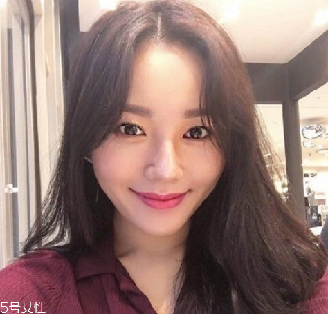 凌亂小卷中長發(fā)怎么弄好看？超美的凌亂小卷中長發(fā)