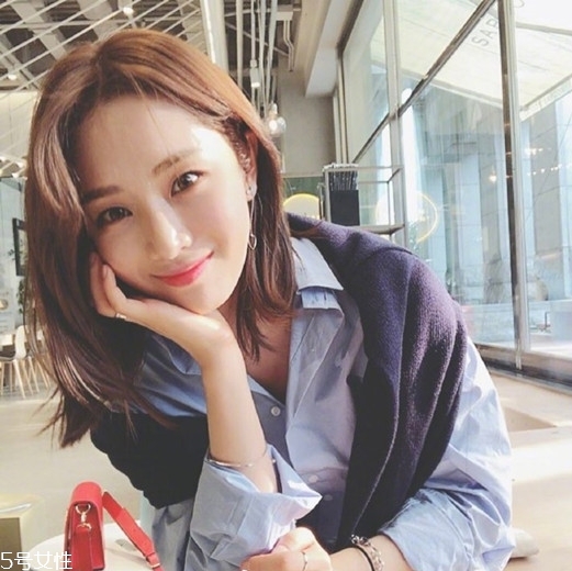齊肩直發(fā)染什么顏色好看？簡單好看的齊肩發(fā)扎法