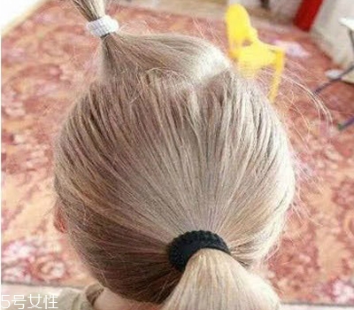 小女孩扎什么頭發(fā)好看？小公主發(fā)型大全