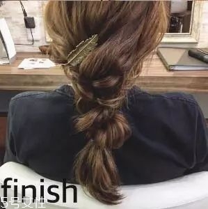 女生冬天長(zhǎng)發(fā)怎么編好看？長(zhǎng)發(fā)妹紙才懂得的痛