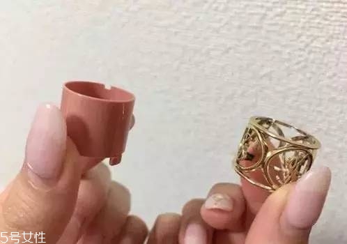 如何選擇口紅色號(hào)？口紅必不可少