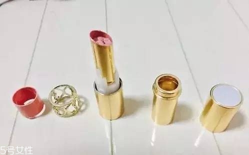 如何選擇口紅色號(hào)？口紅必不可少