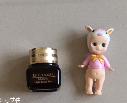 雅詩蘭黛和雪花秀眼霜哪個好？