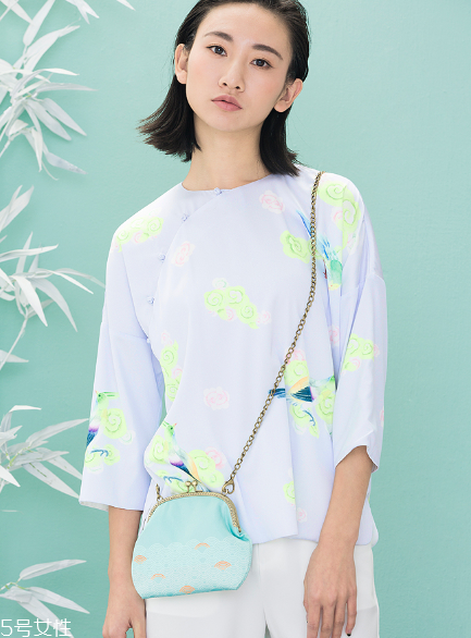 中國(guó)風(fēng)衣服怎么搭配？帶你演繹傳統(tǒng)之美