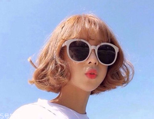 矮個(gè)子女生什么發(fā)型顯高？換個(gè)發(fā)型瞬間百變