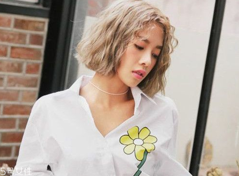 矮個(gè)子女生什么發(fā)型顯高？換個(gè)發(fā)型瞬間百變