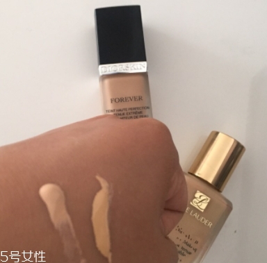 雅詩(shī)蘭黛和dior迪奧粉底液哪個(gè)好？