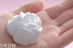 泡沫洗面奶可以帶上飛機嗎？可以帶上飛機但有容積限制