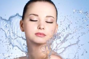 冬季臉部干燥如何補(bǔ)水？超便宜國(guó)貨補(bǔ)水神器