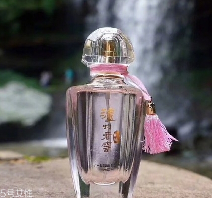 瀘州老窖香水什么味道？香調(diào)類似紀(jì)梵希