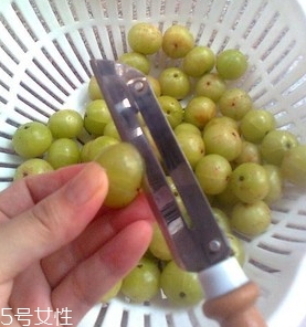 余甘子怎么吃？腌制風(fēng)味最佳