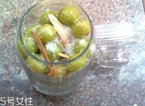 余甘子怎么吃？腌制風(fēng)味最佳