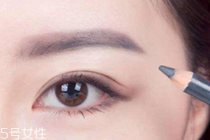 眉筆顏色怎么選擇？與發(fā)色一致不出錯(cuò)