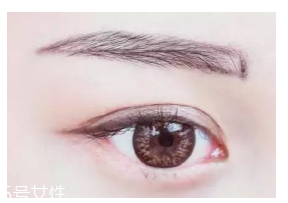 眼睛小怎么變大？畫一個臥蠶立即變大