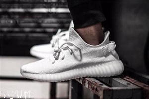 運(yùn)動鞋可以用水泡嗎？切忌長時間浸泡