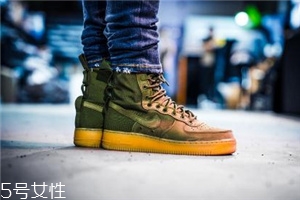 運(yùn)動鞋要買大一碼嗎？根據(jù)腳型來決定