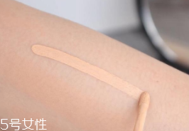 怎么遮瑕雀斑效果最好？雀斑遮瑕少不了遮瑕筆