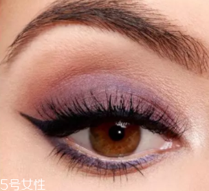 紫色眼影怎么畫好看？淡紫色超有女人味