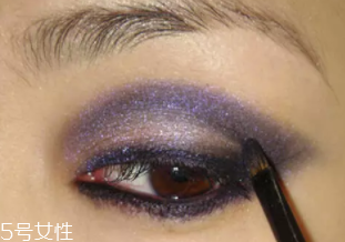 紫色眼影怎么畫好看？淡紫色超有女人味