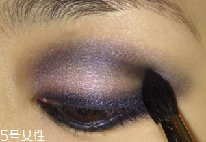 紫色眼影怎么畫好看？淡紫色超有女人味