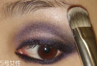 紫色眼影怎么畫好看？淡紫色超有女人味