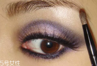 紫色眼影怎么畫好看？淡紫色超有女人味