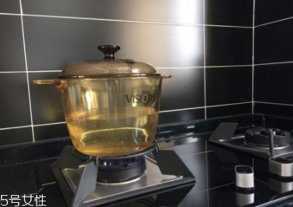 康寧鍋好用嗎？美食博主必備的一款廚具