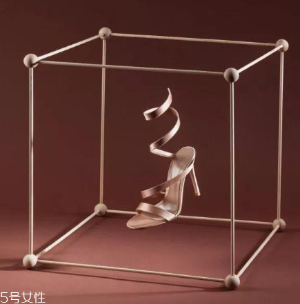 casadei鞋子多少錢？開(kāi)啟你的奢華清單