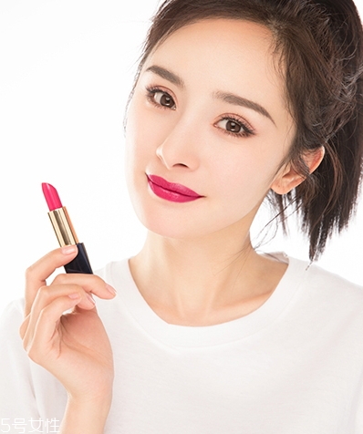 雅詩蘭黛口紅哪個系列好？傾慕vs戀愛唇膏