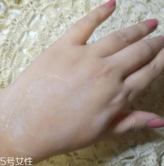 Florena護(hù)手霜怎么樣？滋潤美白打造纖纖玉手