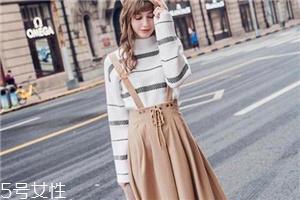 背帶裙怎么搭配？凸顯你的少女心