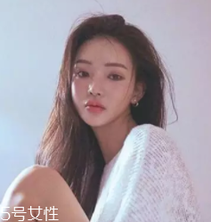 什么女孩適合不留劉海？圓臉妹子掀起劉海更適合你