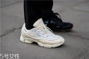 運動鞋一定要穿襪子嗎？最好是穿上襪子