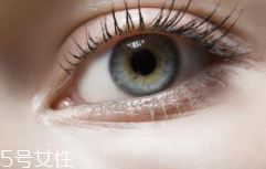 冬天用什么眼霜？抗皺眼霜對(duì)抗干燥肌