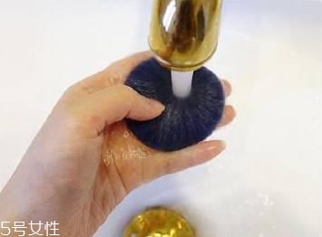 新買的氣墊粉撲要洗嗎？用久了一定要清洗