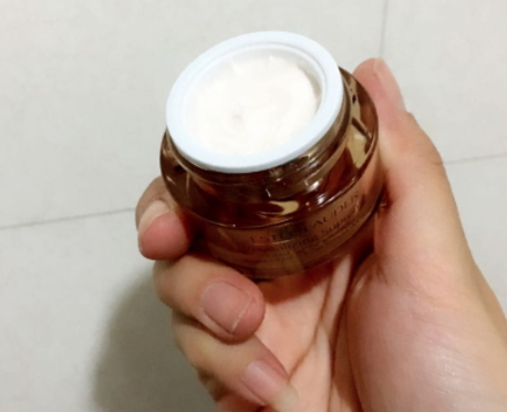 雅詩蘭黛多效智妍眼霜怎么用？