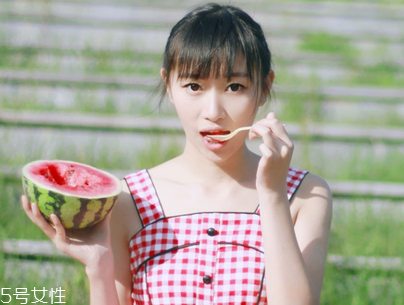 碧歐泉和倩碧還有蘭芝哪個好用？看肌膚挑選