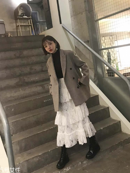 蕾絲長裙配什么上衣？優(yōu)雅氣質(zhì)小女人