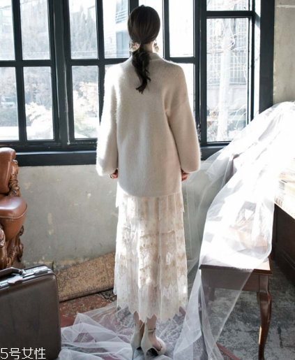 蕾絲長裙配什么上衣？優(yōu)雅氣質(zhì)小女人