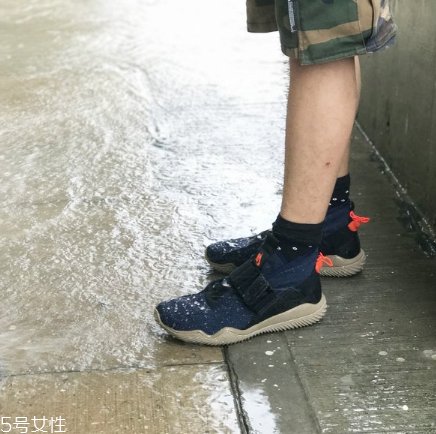 運(yùn)動鞋輕好還是重好？不同運(yùn)動需求不同