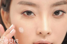 BB霜卡粉怎么辦？妝前敷面膜預防卡粉